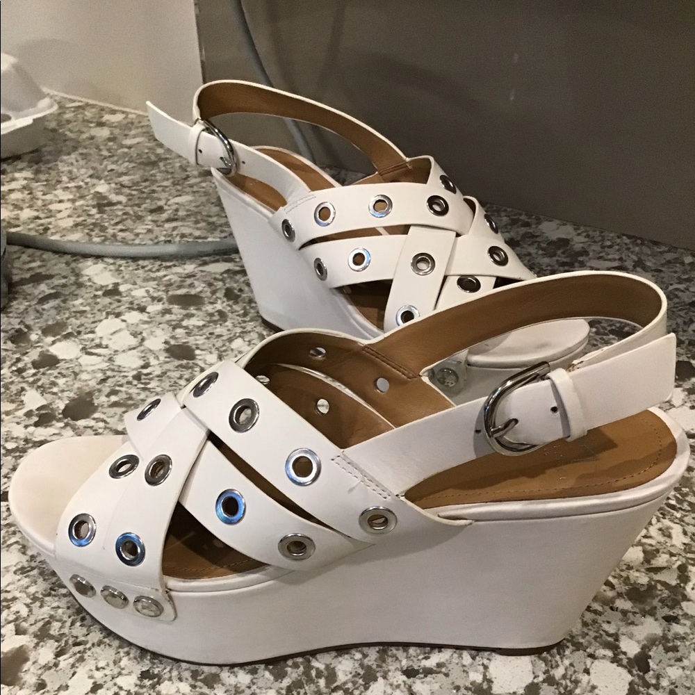 White wedges by Marc Fisher Size 9. Excellent condition